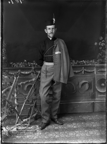 Naglic161 - Domovina Orlov - Peter Naglič v orlovskem kroju leta 1910.jpg