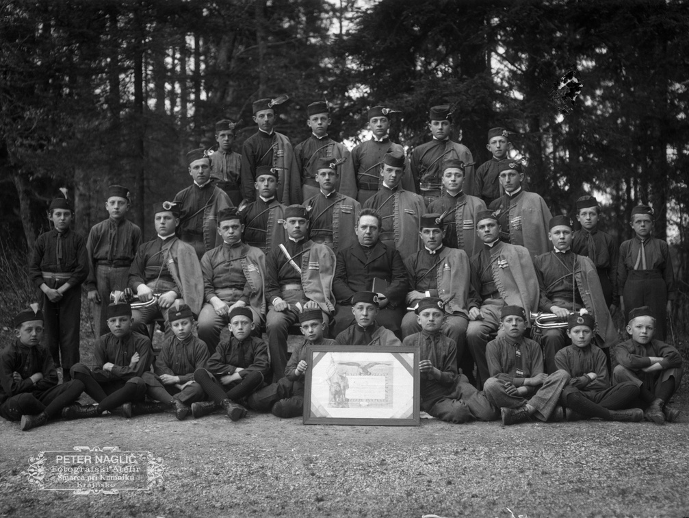 Homški Orli in Orlice s podmladkom okoli leta 1910 - Naglic RA 272