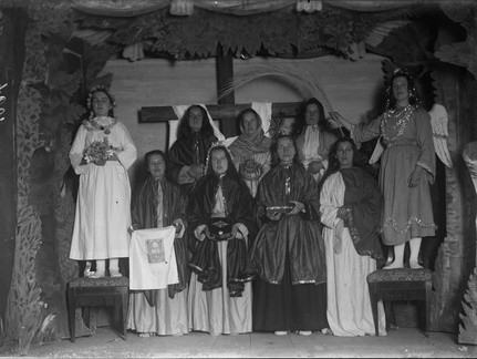 Igralska zasedba iz igre Mati Dolorosa iz leta 1910 - naglic760