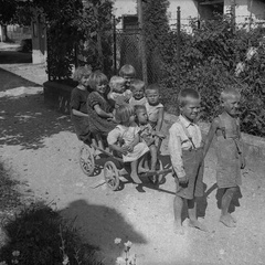 Otroški avtobus v Šmarci leta 1934 - F_1934_6_4_004