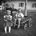 Igra z vozičkom okoli leta 1935 - Naglic_RA_2261