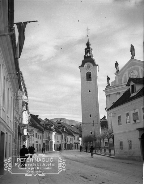 F_1940_1_23_010 - Domači Kamnik z okolico - Šutna, glavna kamniška ulica leta 1940.jpg