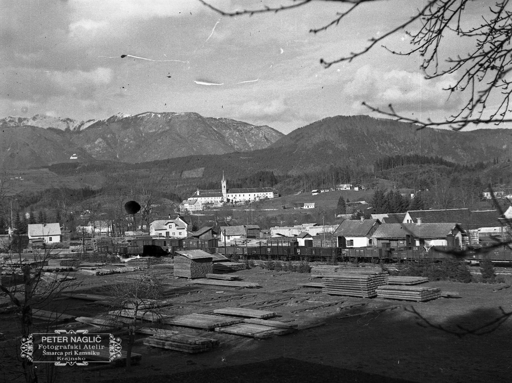 Pogled na Mekinjski samostan leta 1933 - F 1933 1 4 007 