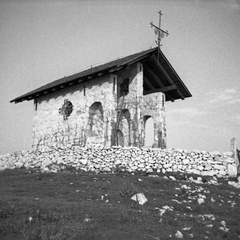 Kapela Device Marije Snežne na Krvavcu leta 1937 - F 1937 2 34 010