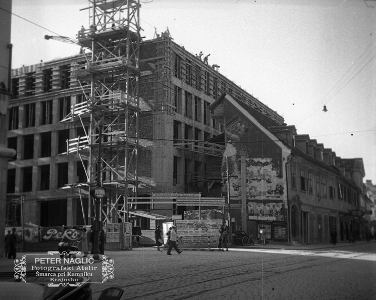 F_1938_1_27_007 - Gradbena prenova Ljubljane - Gradnja palače Banka Jugoslavija.jpg