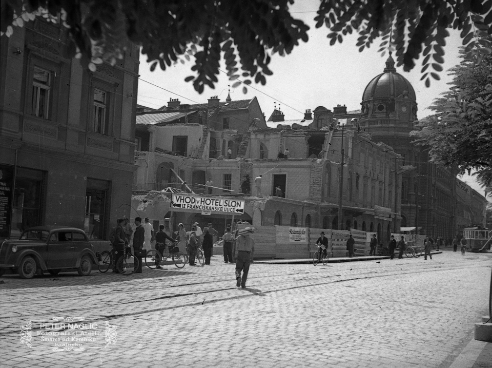 Rušenje starega hotela Slon leta 1937 - F 1937 2 31 001