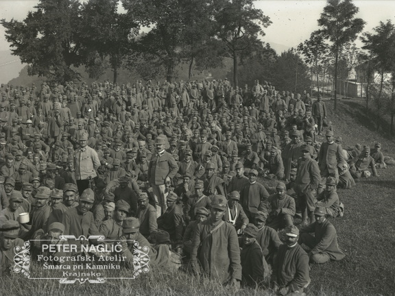 Skupina italijanskih vojnih ujetnikov - 72 1020