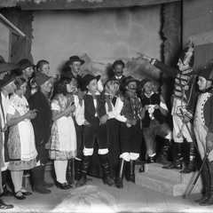 Igra Naša kri leta 1930 - Naglic RA 241