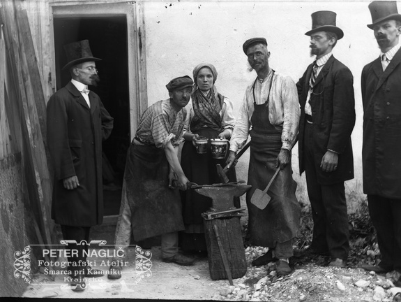  Igralci igre Kovačev študent  okoli leta 1910 - naglic768