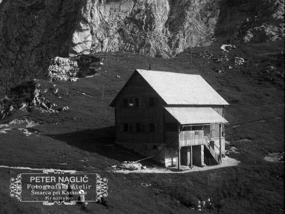Koča na Kokrškem sedlu leta 1938 - F 1932 1 3 008