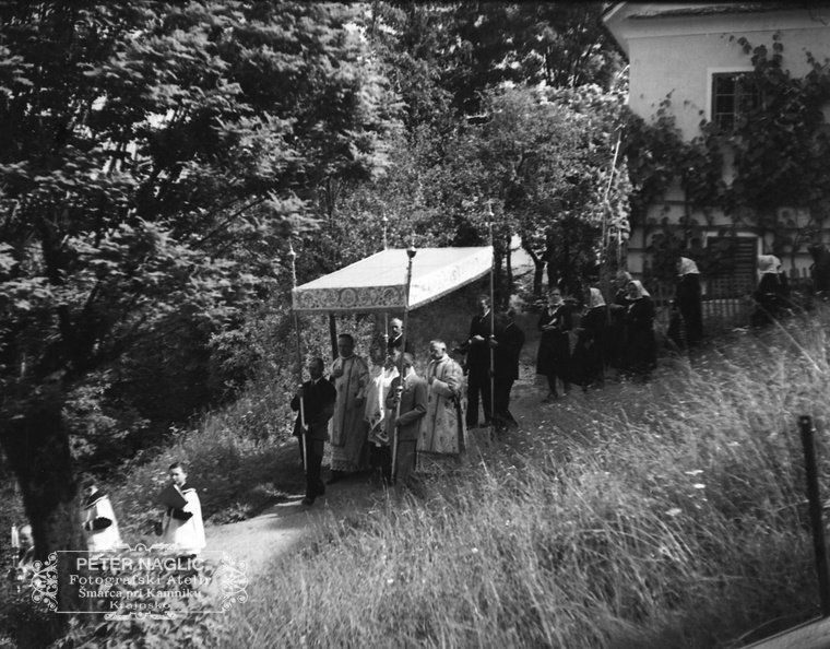F_1933_2_15_002- Odnos do vere - Velikonočna procesija na Homcu leta 1933.jpg