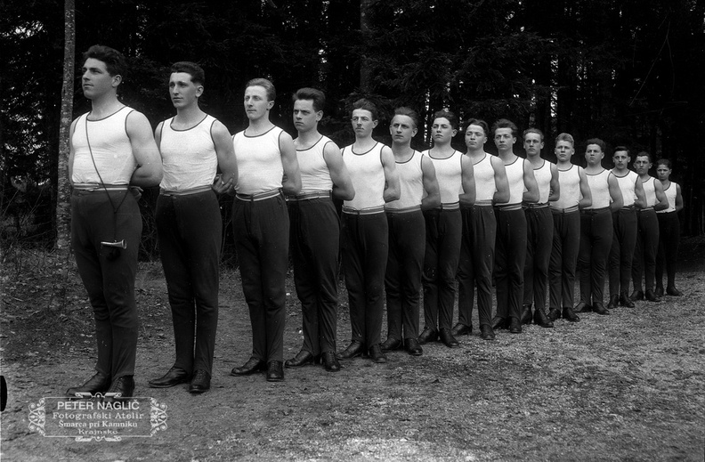 Naglic_RA_274 - Domovina Orlov - Homški Orli leta 1924 .jpg