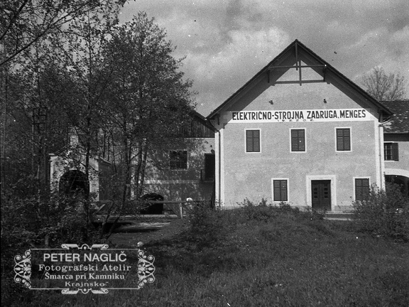 Kramarjev mlin v letu 1932, ko je bil že predelan v elektrarno  - F 1932 3 12 009