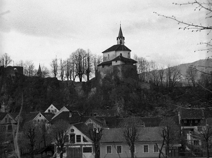 Domači Kamnik z okolico - pogled z južne strani  na kapelo na Malem gradu leta 1935 - F 1935 41 2 008