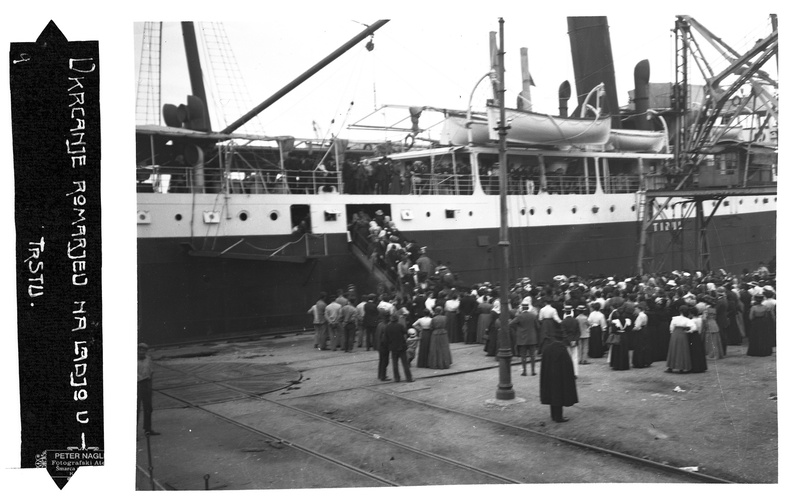 Trst - vkrcavanje na ladjo Tirol - Jeruzalem003.jpg