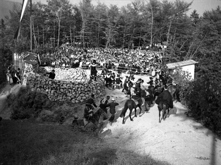 Miklova Zala v Tunjicah, igra na prostem leta 1937 - F 1937 2 33 011