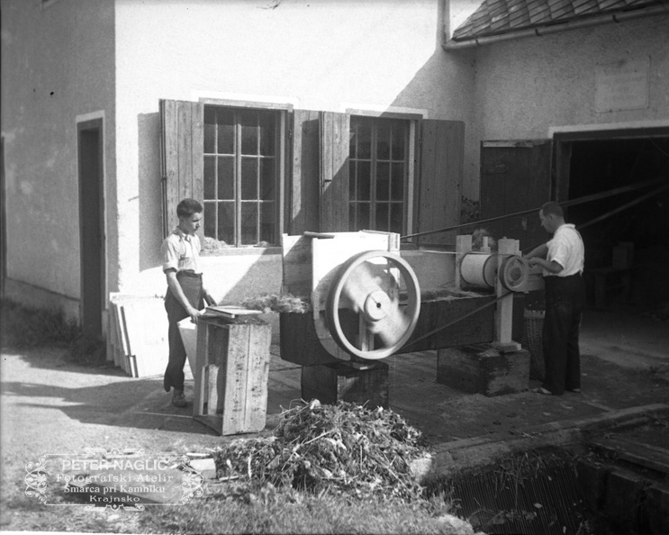 Novi stroj za ravnanje ščetin leta 1937 - F_1937_2_45_010.jpg