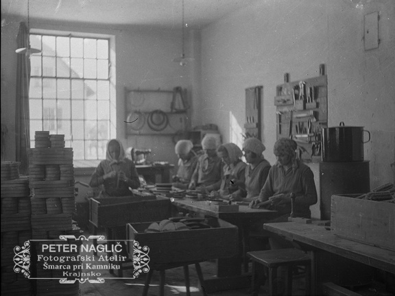 Ročna izdelava ščetk leta 1932 - F 1932 5 12 007