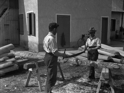 Ročno žaganje hlodovine leta 1932 - F 1932 4 9 003