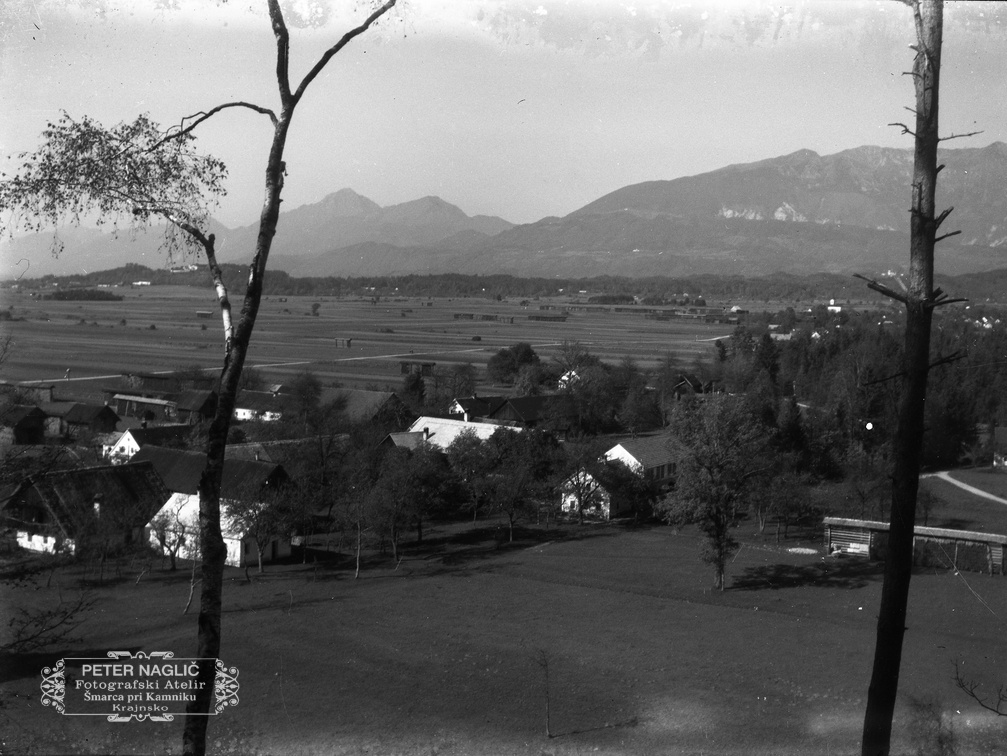 Pogled s Homškega hriba proti Nožicam, leta 1930 - Naglic RA 662