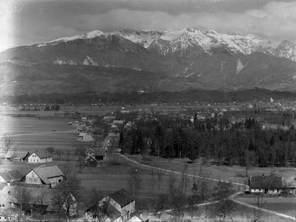 Pogled s Homškega hriba proti Nožicam, leta 1930 - Naglic RA 663