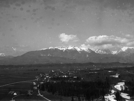 Pogled s Homškega hriba proti Nožicam, leta 1930 - Naglic RA 665