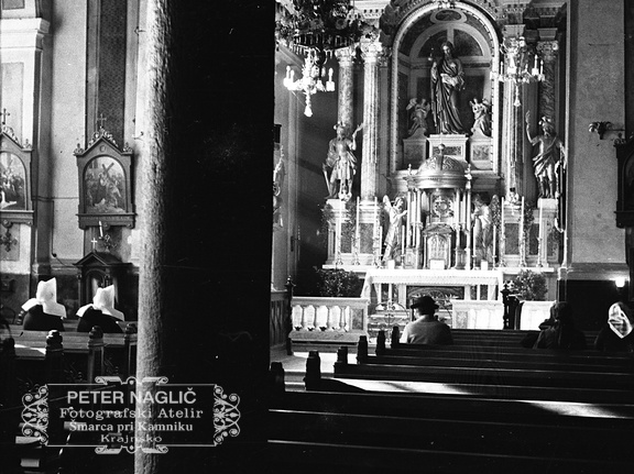 Notranjost cerkve sv. Jakoba v Kamniku leta 1936 - F 1936 3 1 003