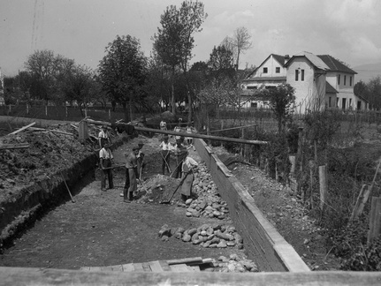Betoniranje kanala nad mostom v času postavljanja turbine - Naglic002