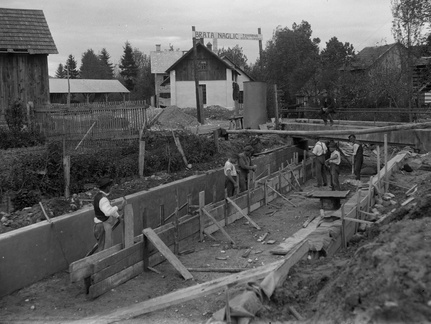 Betoniranje srednjega odcepilnega zidu za dotok vode - Naglic004