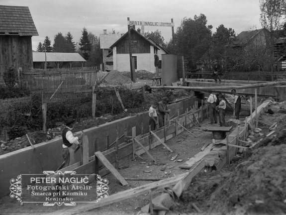 Betoniranje srednjega odcepilnega zidu za dotok vode - Naglic004