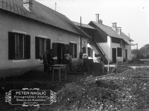 Začetek izkopa za izgradnjo turbinske hiše leta 1926 - Naglic014