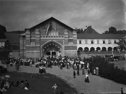 Rakovniška cerkev še nedograjena, brez zvonikov - Naglic 1444