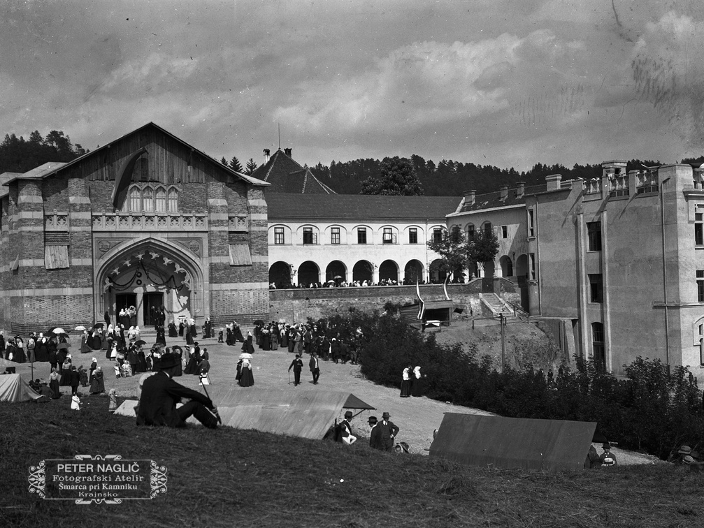 Rakovniška cerkev še nedograjena, brez zvonikov - Naglic 1445