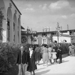 Plečnikove Žale na dan odprtja in blagoslova 1. julija 1940 - F 1940 1 11 005