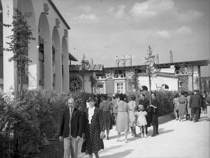 Plečnikove Žale na dan odprtja in blagoslova 1. julija 1940 - F 1940 1 11 005