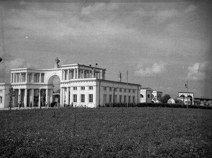Plečnikove Žale na dan odprtja in blagoslova 1. julija 1940 - F 1940 1 11 007