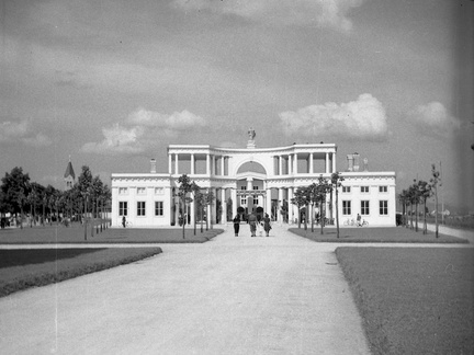 Plečnikove Žale na dan odprtja in blagoslova 1. julija 1940 - F 1940 1 11 009