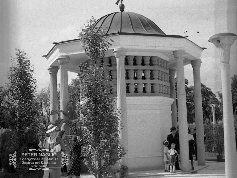 Plečnikove Žale na dan odprtja in blagoslova 1. julija 1940 - F 1940 1 11 012