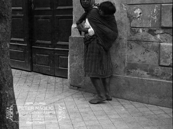 Murska Sobota, Rominja z otrokom leta 1933 - F 1933 1 1 006