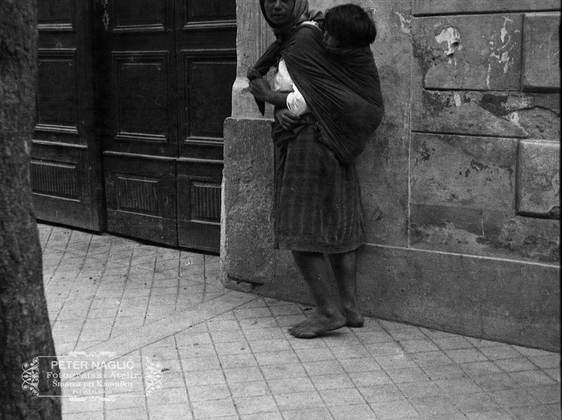 Murska Sobota, Rominja z otrokom leta 1933 - F 1933 1 1 006