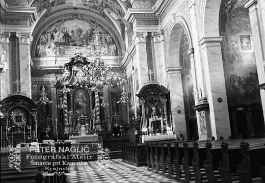 Notranjost frančiškanske cerkve v Ljubljani leta 1937 - F 1937 1 6 001