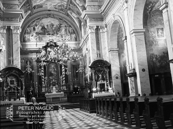 Notranjost frančiškanske cerkve v Ljubljani leta 1937 - F 1937 1 6 001