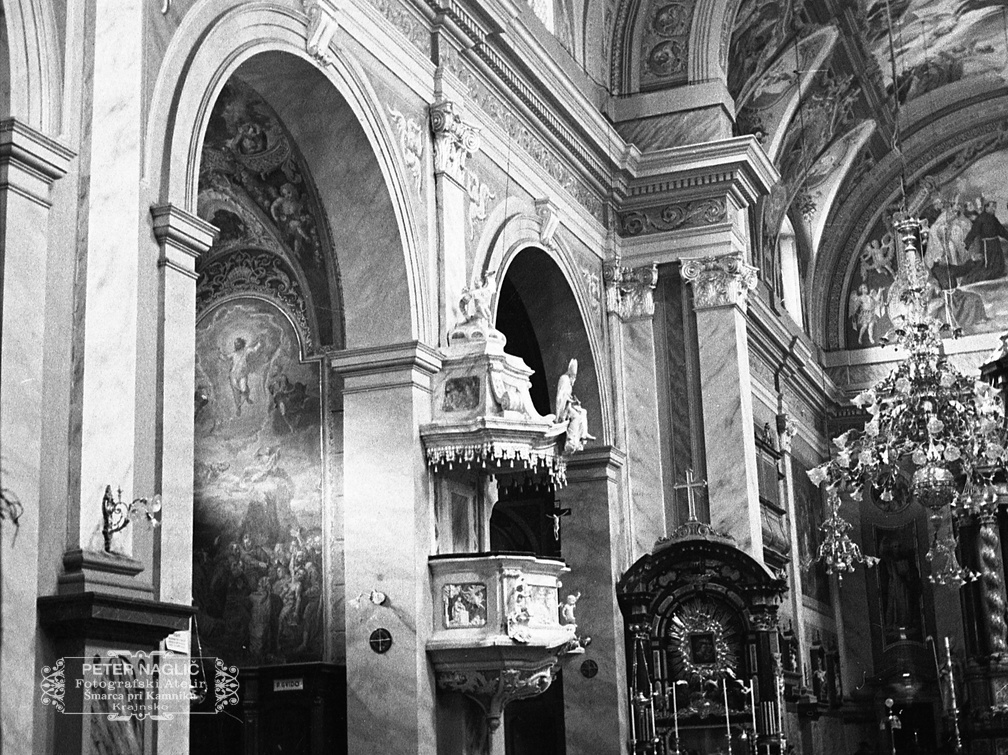 Notranjost frančiškanske cerkve v Ljubljani leta 1937 - F 1937 1 6 002