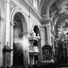 Notranjost frančiškanske cerkve v Ljubljani leta 1937 - F 1937 1 6 002