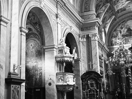 Notranjost frančiškanske cerkve v Ljubljani leta 1937 - F 1937 1 6 002