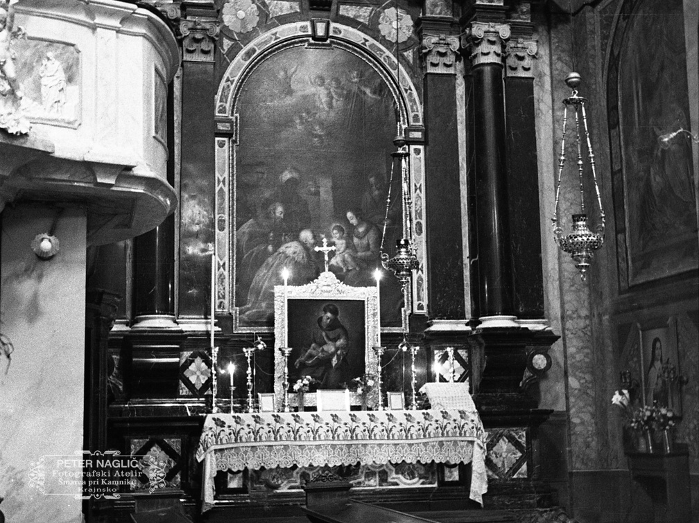 Notranjost frančiškanske cerkve v Ljubljani leta 1937 - F 1937 1 6 010