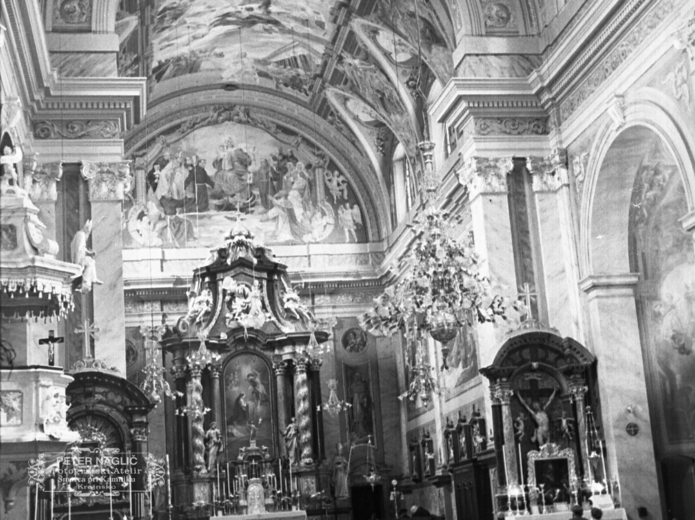 Notranjost frančiškanske cerkve v Ljubljani leta 1937 - F 1937 1 6 016