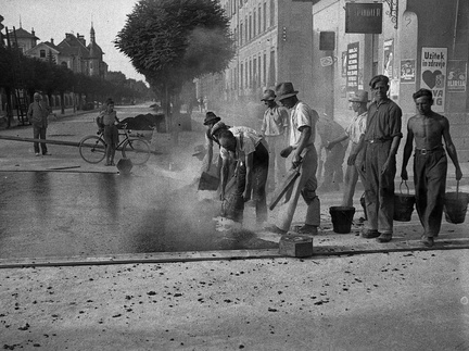 Asfaltiranje ljubljanskih ulic leta 1934 - F 1934 4 1 005
