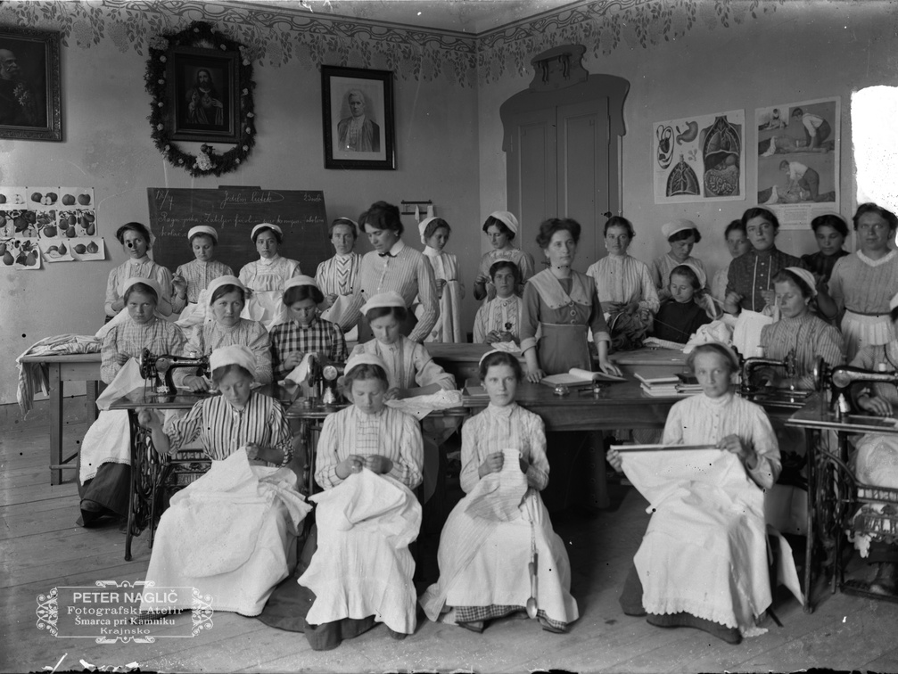 Gospodinjski tečaj od 3. junija do 31. julija 1912 v Domžalah -Naglic RA 172