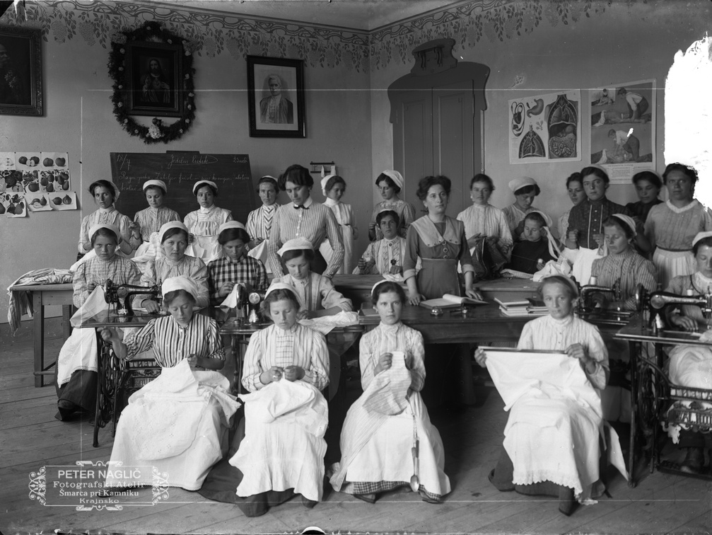 Gospodinjski tečaj od 3. junija do 31. julija 1912 v Domžalah -Naglic RA 177